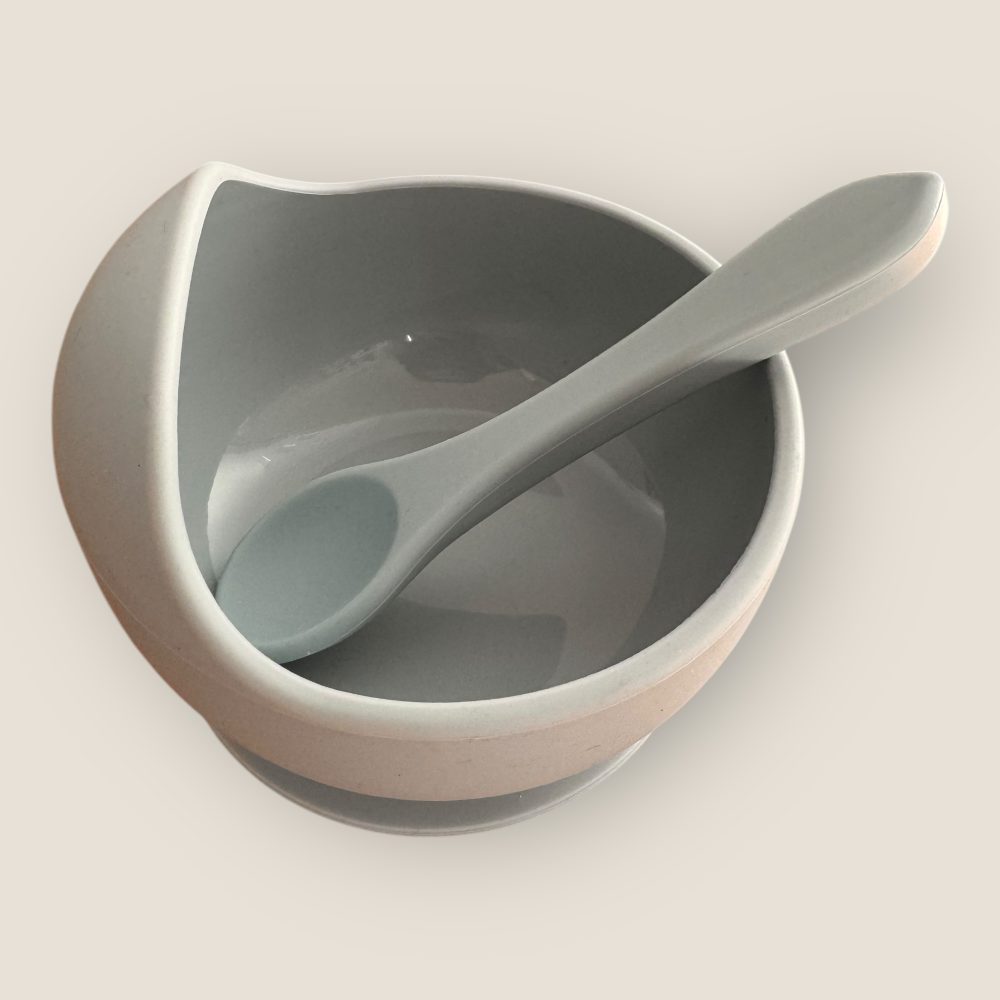 SET: Bol rotund pentru diversificare + lingura din silicon alimentar, fara BPA - 350ml - imagine 4