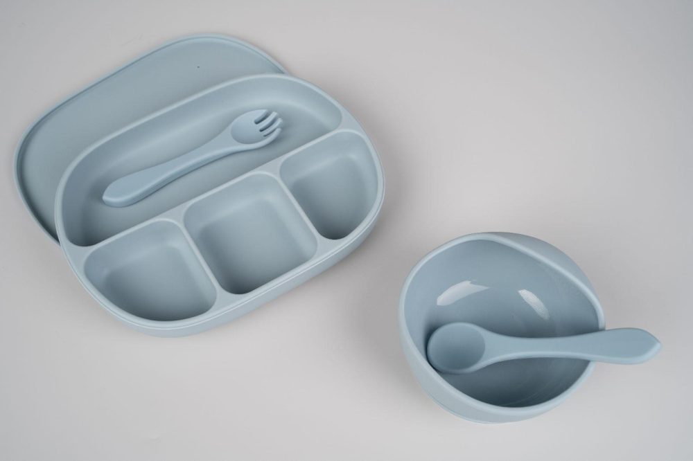 SET: Farfurie compartimentată cu capac anti-alunecare cu capac + bol oval + tacâmuri din silicon alimentar, fara BPA - imagine 4